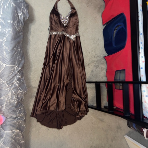 Tony Bowls Elegant Brown Halter Dress with Embellishments xl - Picture 4 of 10